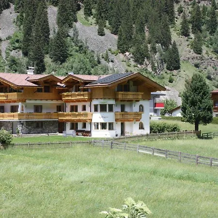 Апартаменти Alpensonne Нойштіфт-ім-Штубайталь