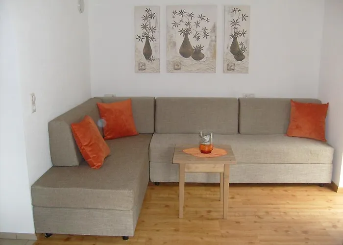 Alpensonne ノイシュティフト・イム・シュトゥーバイタール